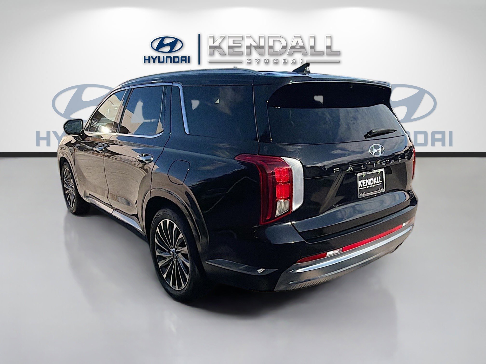 Used 2024 Hyundai Palisade Calligraphy image 4