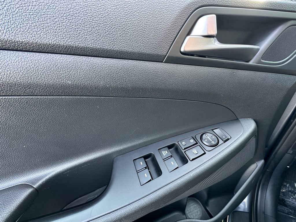 Used 2017 Hyundai Tucson SE image 11