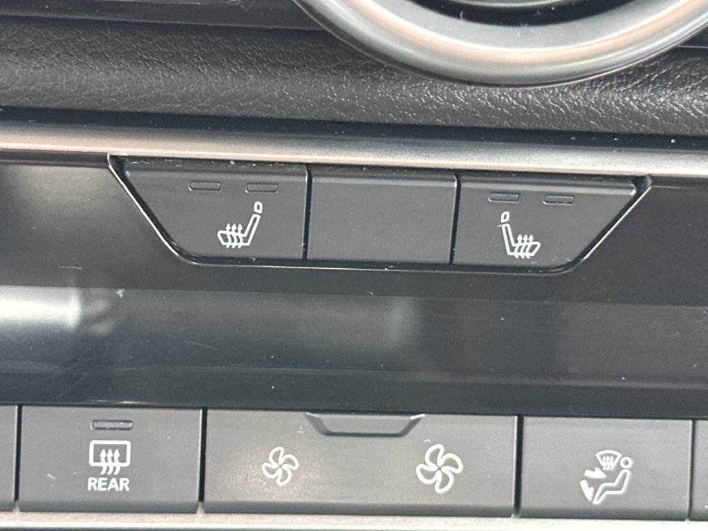 Used 2025 Nissan Sentra SR FWD image 28