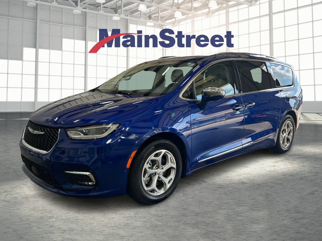 Used 2021 Chrysler Pacifica Limited w/ Uconnect Theater Family Group FWD image 1