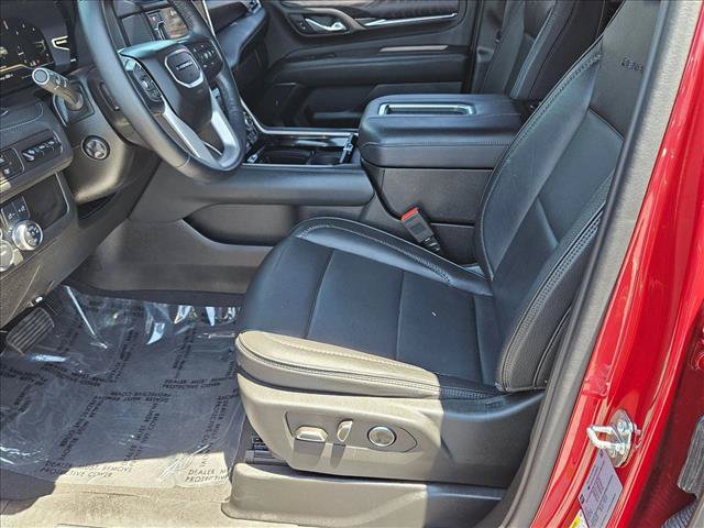 Used 2023 GMC Yukon Denali AWD/4WD image 11