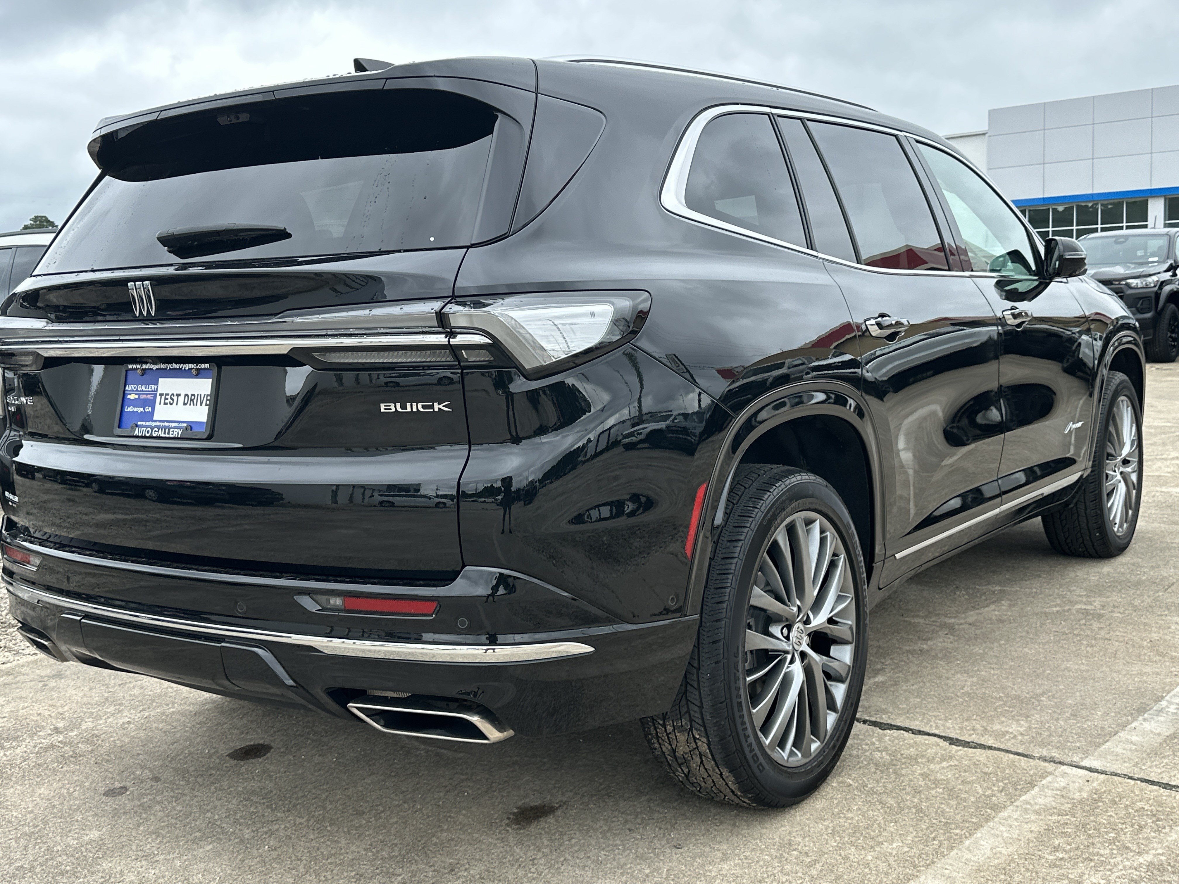 Certified 2025 Buick Enclave Avenir w/ Super Cruise Package AWD/4WD image 6