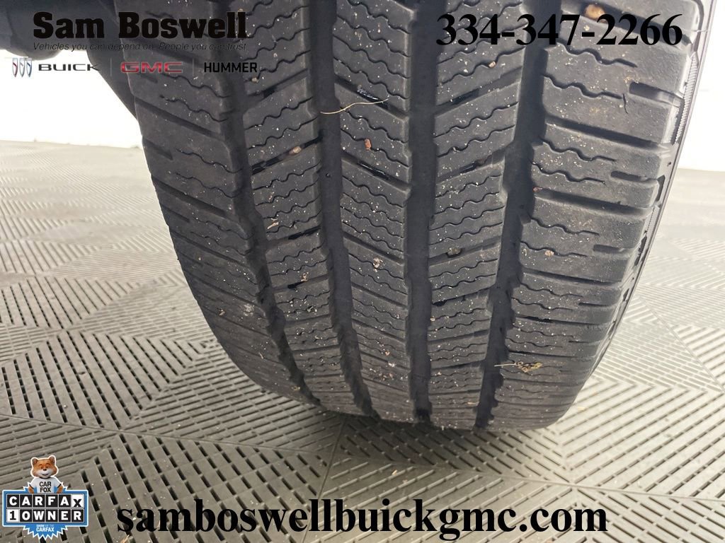 Used 2018 GMC Sierra 1500 SLT w/ Enhanced Driver Alert Package RWD image 39
