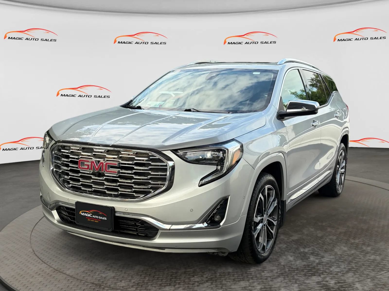 Used 2018 GMC Terrain Denali w/ Advanced Safety Package AWD/4WD image 1