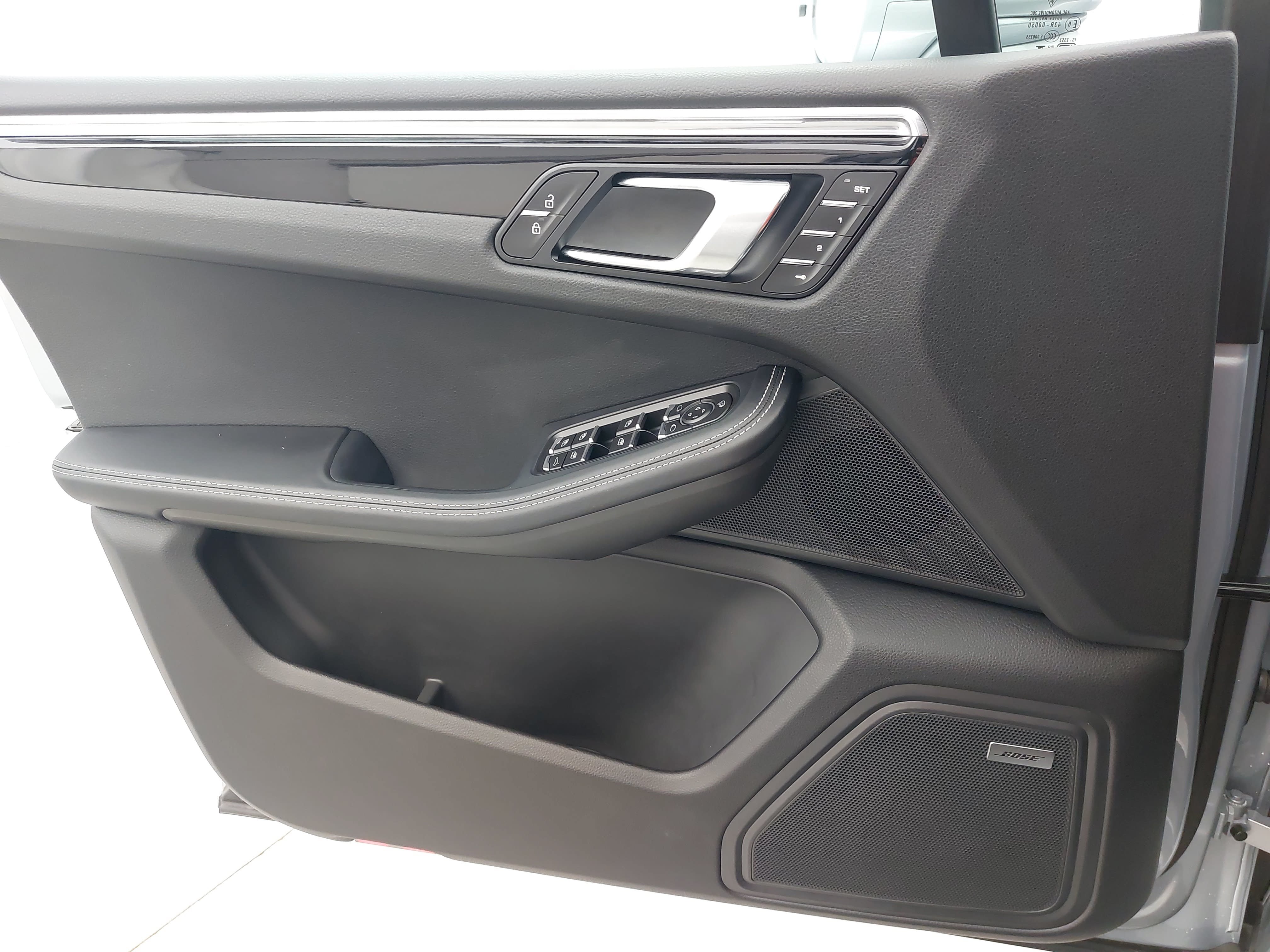 Certified 2026 Porsche Macan S AWD/4WD image 29