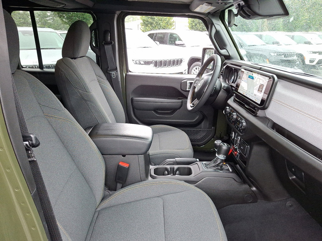 Used 2024 Jeep Wrangler Unlimited AWD/4WD image 12