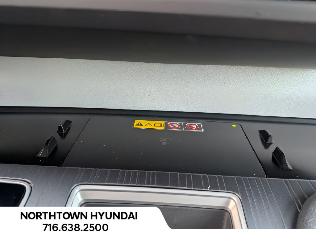 Used 2026 Toyota Sienna XLE FWD image 17