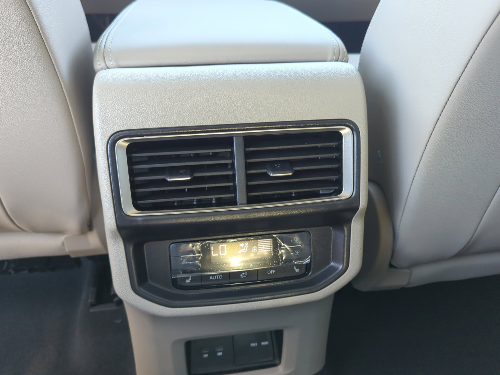 New 2026 Volkswagen Atlas SEL Premium R-Line image 31