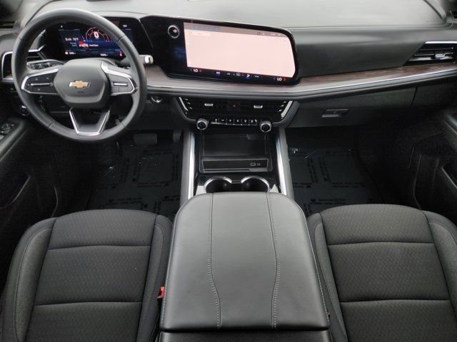 Used 2025 Chevrolet Suburban LS image 27
