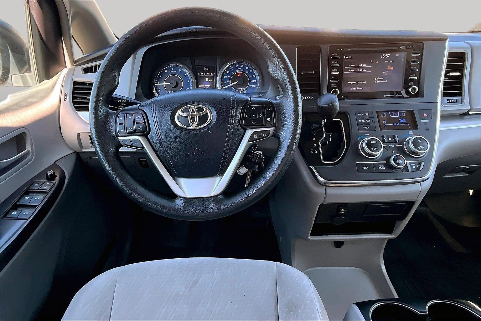 Used 2018 Toyota Sienna LE AWD/4WD image 5