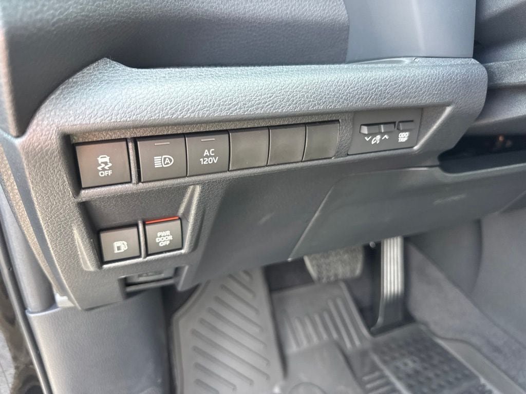 New 2026 Toyota Sienna XLE Woodland Edition AWD/4WD image 11