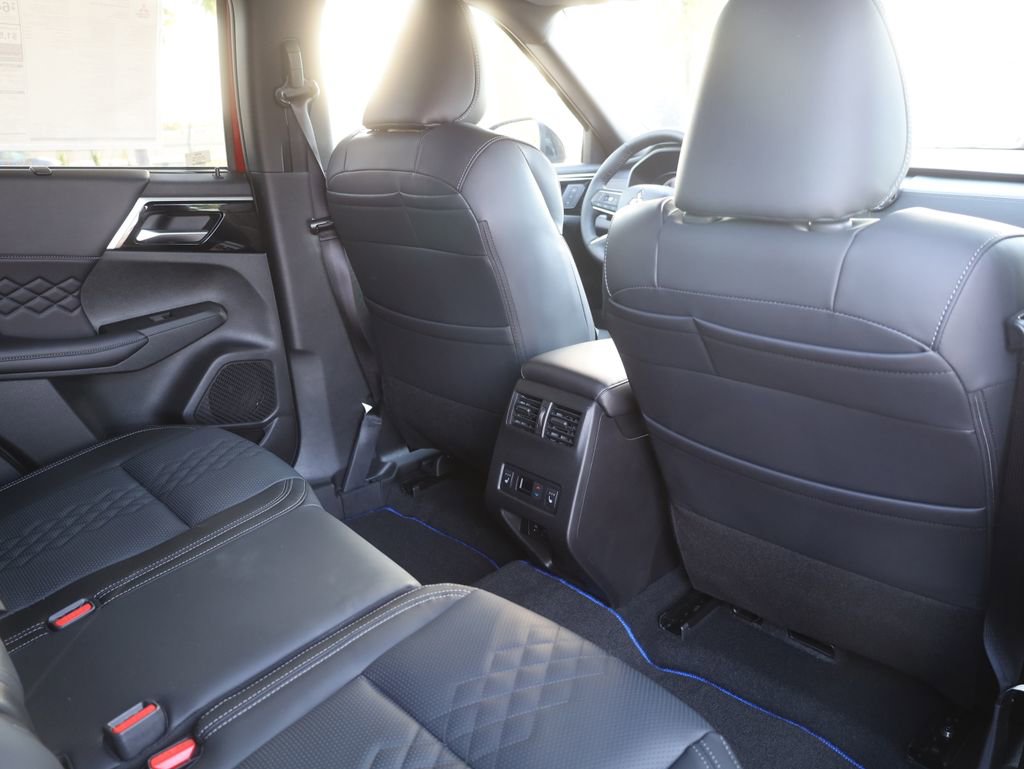 New 2025 Mitsubishi Outlander SEL Black Edition image 20