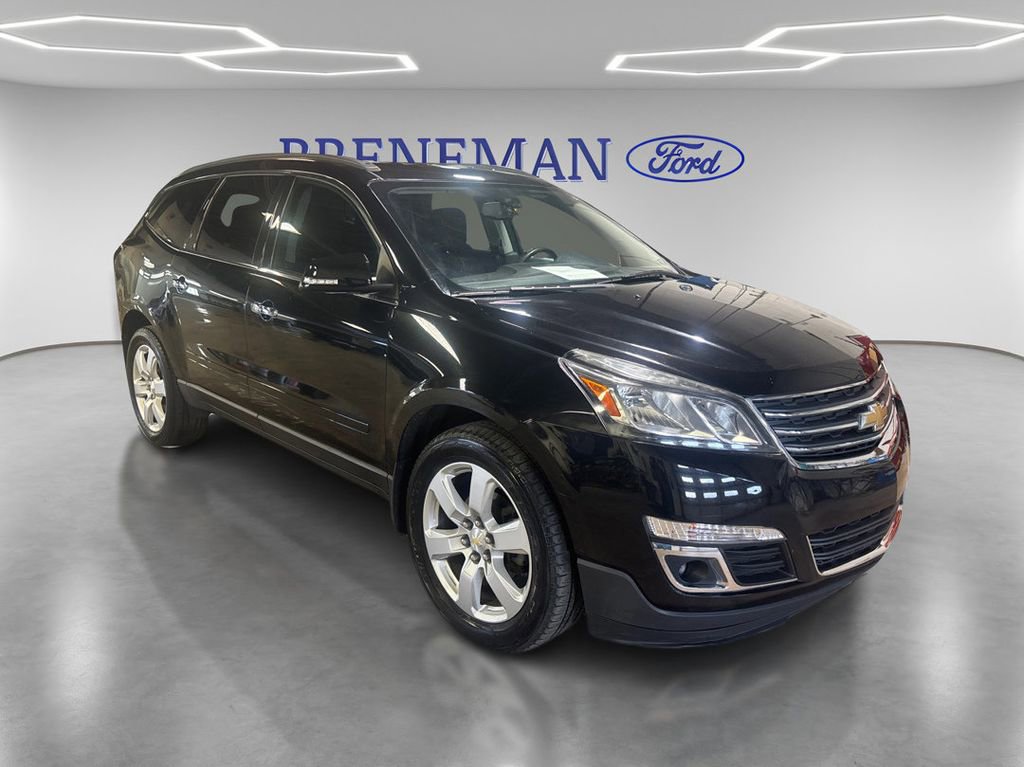 Used 2016 Chevrolet Traverse LT w/ Style and Technology Package image 3
