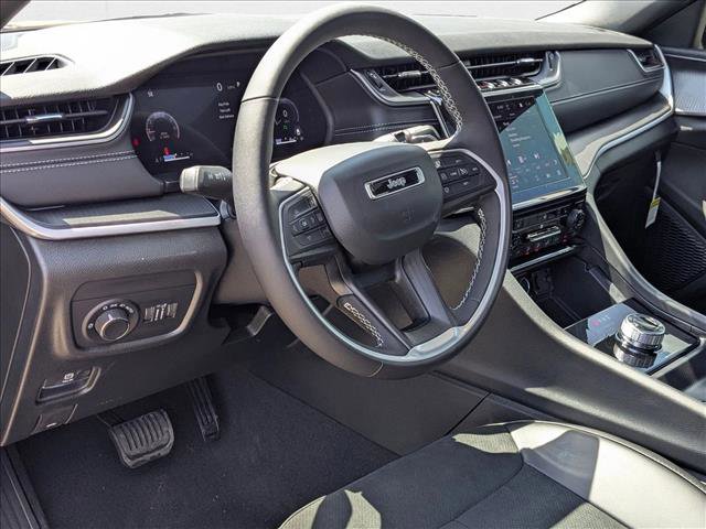 New 2025 Jeep Grand Cherokee L Altitude image 4