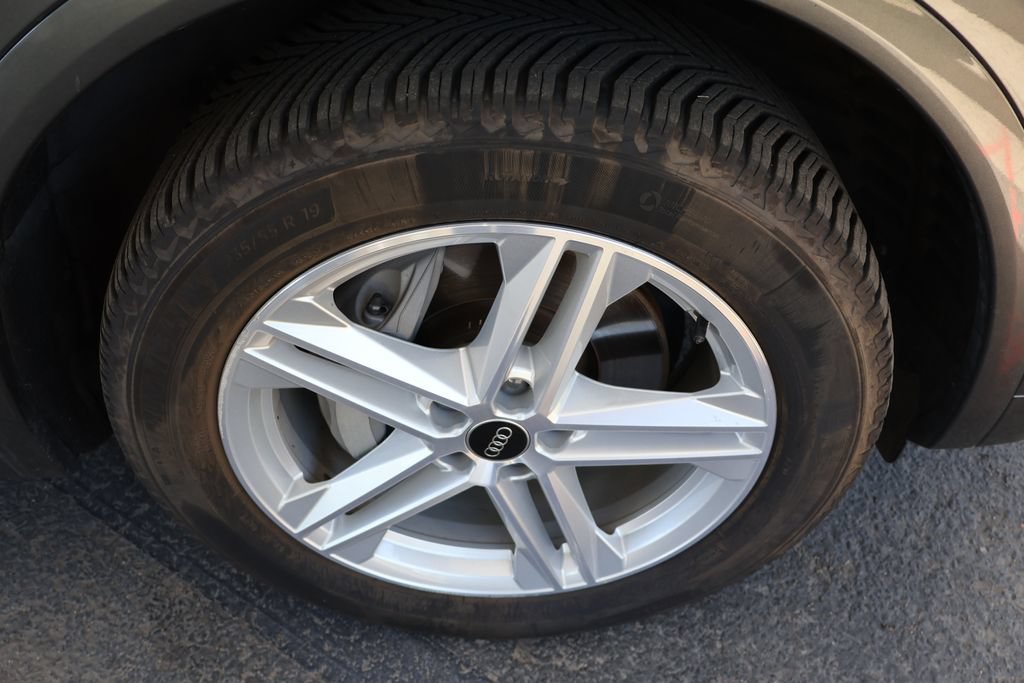 Used 2023 Audi Q5 e Premium w/ Convenience Package AWD/4WD image 60
