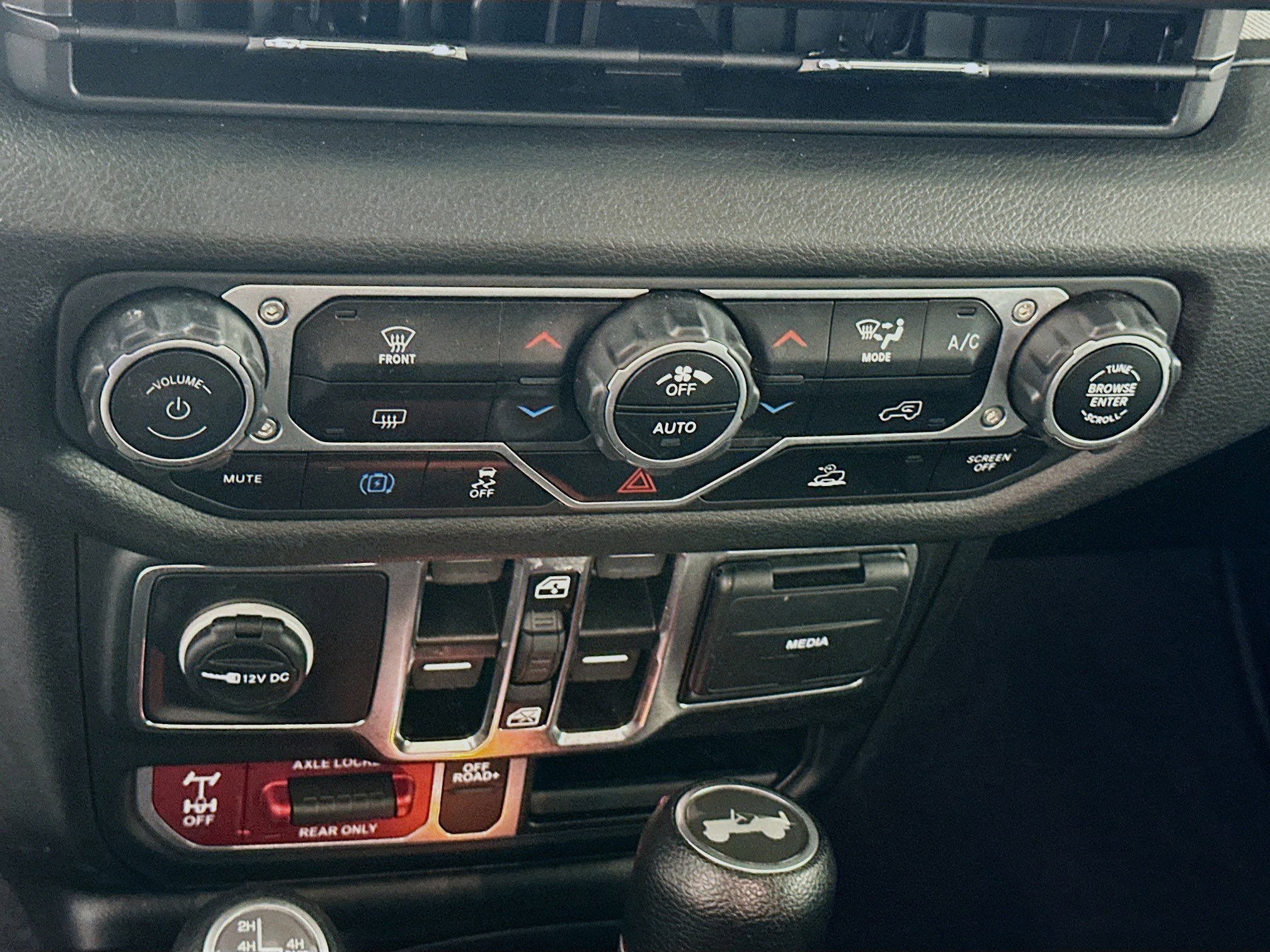 Used 2024 Jeep Wrangler Willys image 23