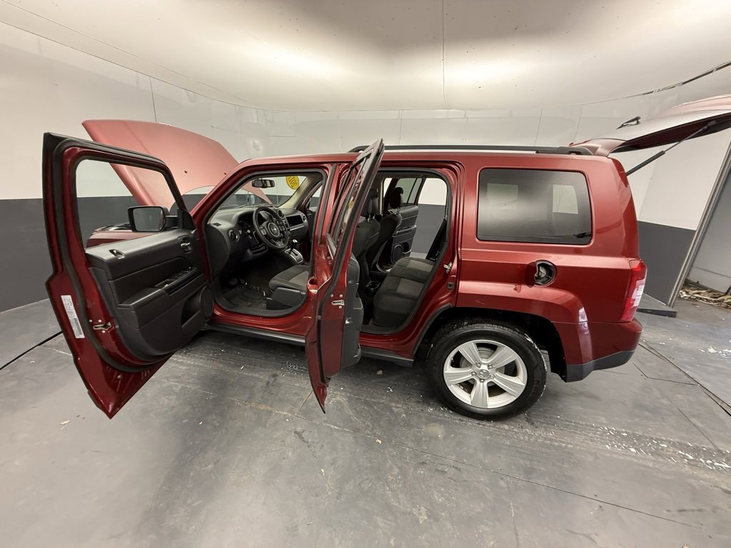 Used 2017 Jeep Patriot Sport w/ Power Value Group image 18