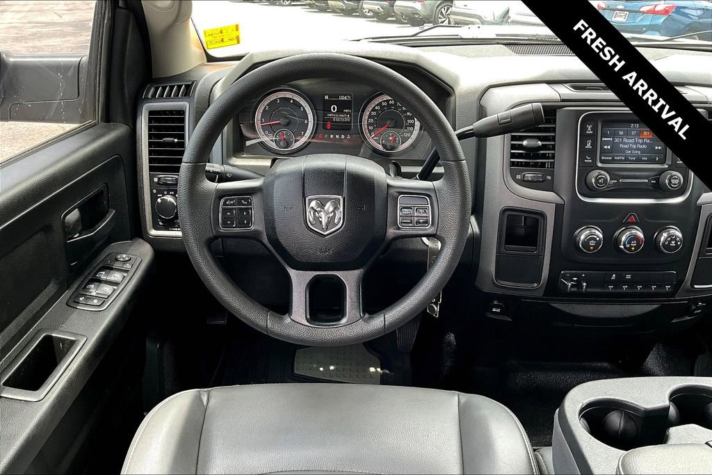 Used 2018 RAM 3500 Tradesman w/ Chrome Appearance Group RWD image 9