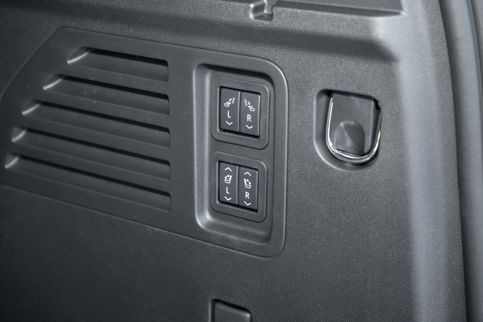 New 2026 Chevrolet Traverse RS w/ LPO, Floor Liner Package image 38