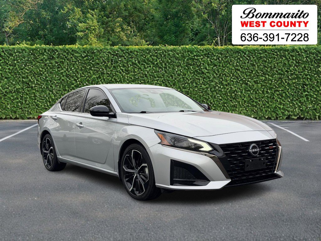 Used 2024 Nissan Altima 2.5 SR w/ SR Premium Package image 1