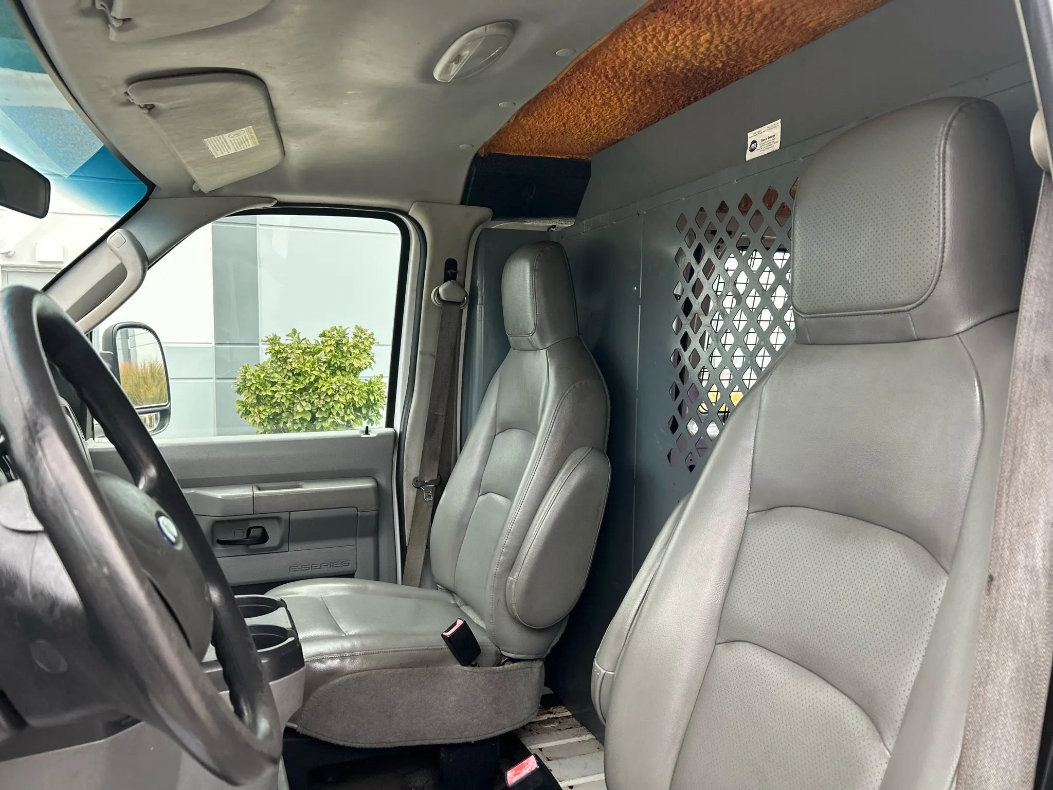 Used 2009 Ford E-350 and Econoline 350 Super Duty image 11