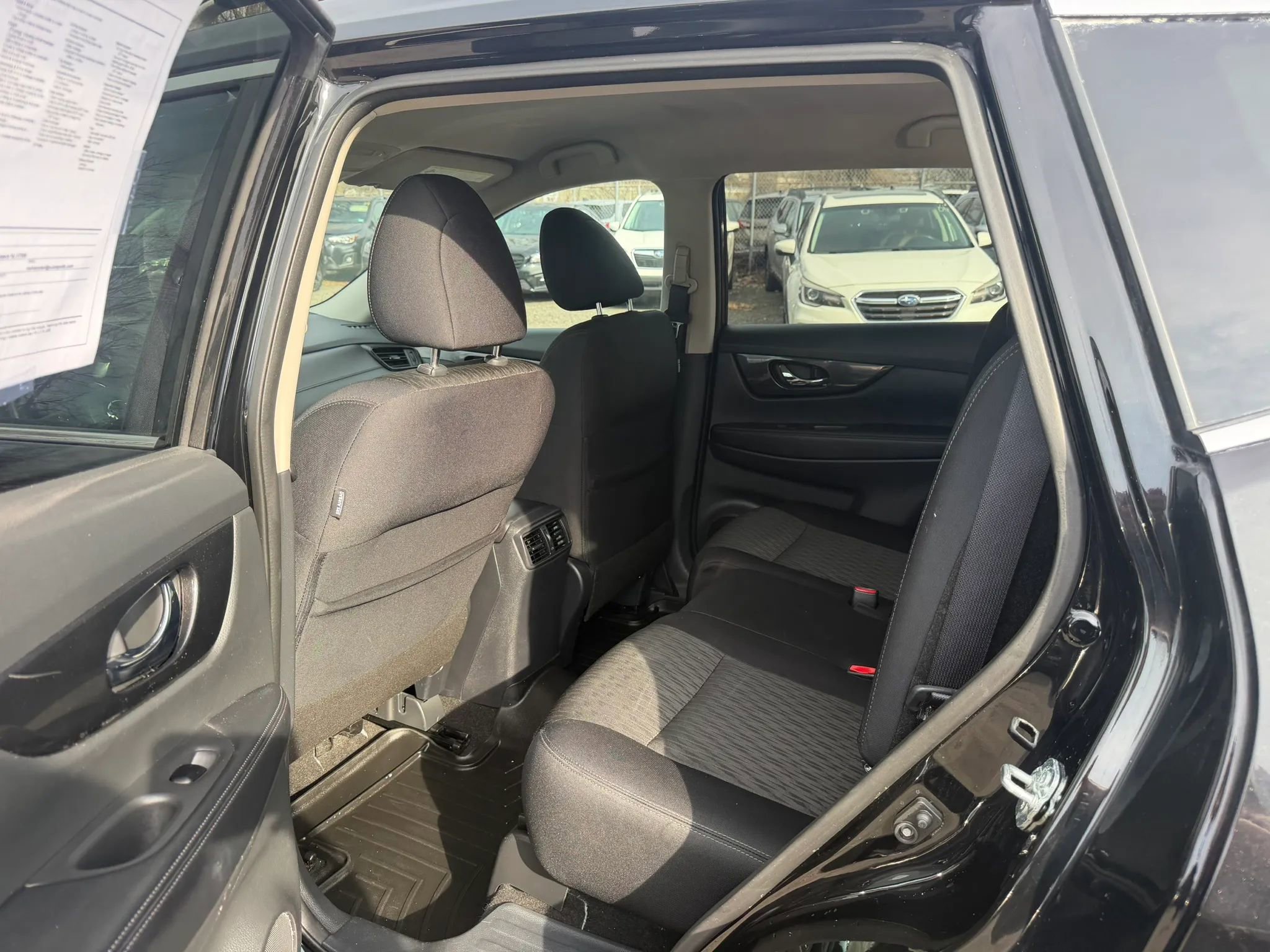 Used 2018 Nissan Rogue SV w/ Premium Package image 24