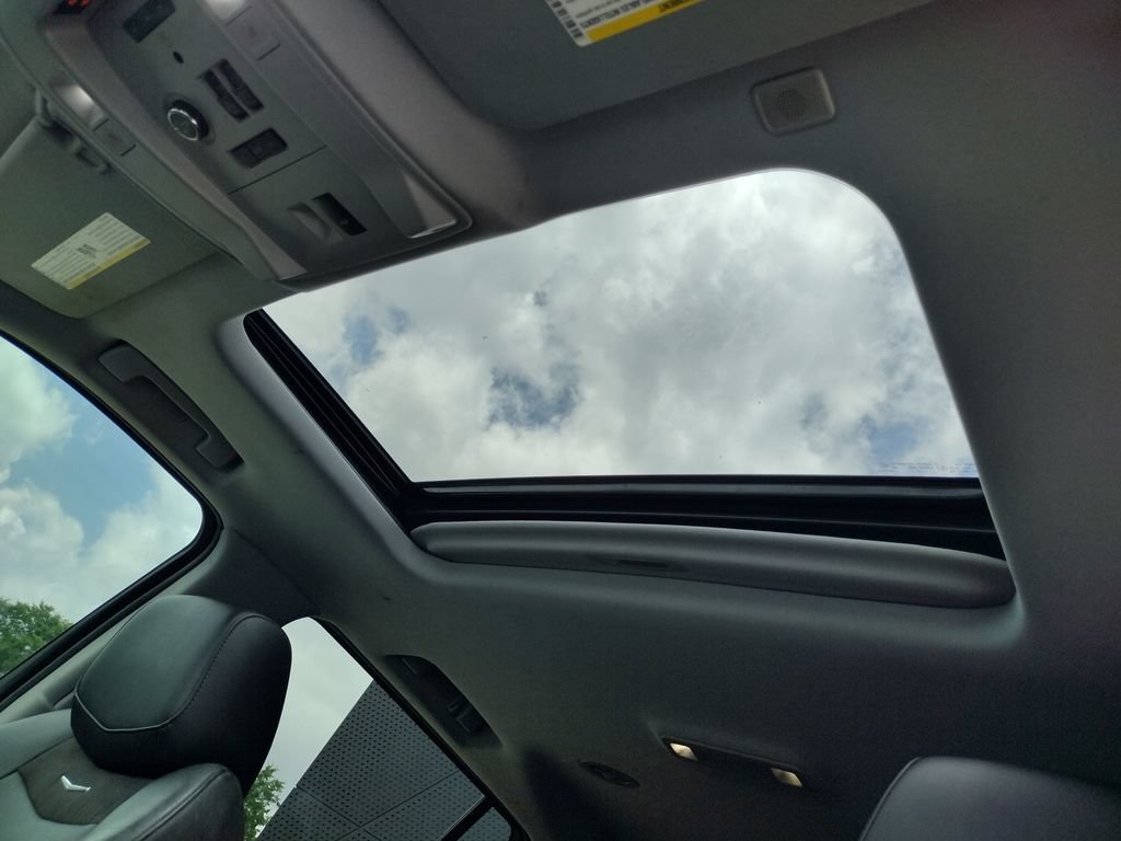 Used 2019 Cadillac Escalade ESV Luxury AWD/4WD image 11