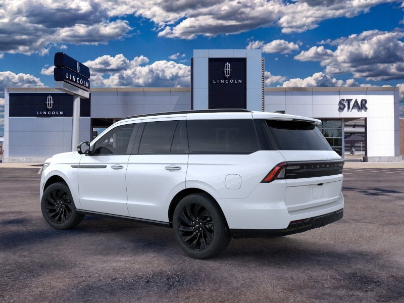 New 2026 Lincoln Navigator Reserve w/ Jet Appearance Package AWD/4WD image 4