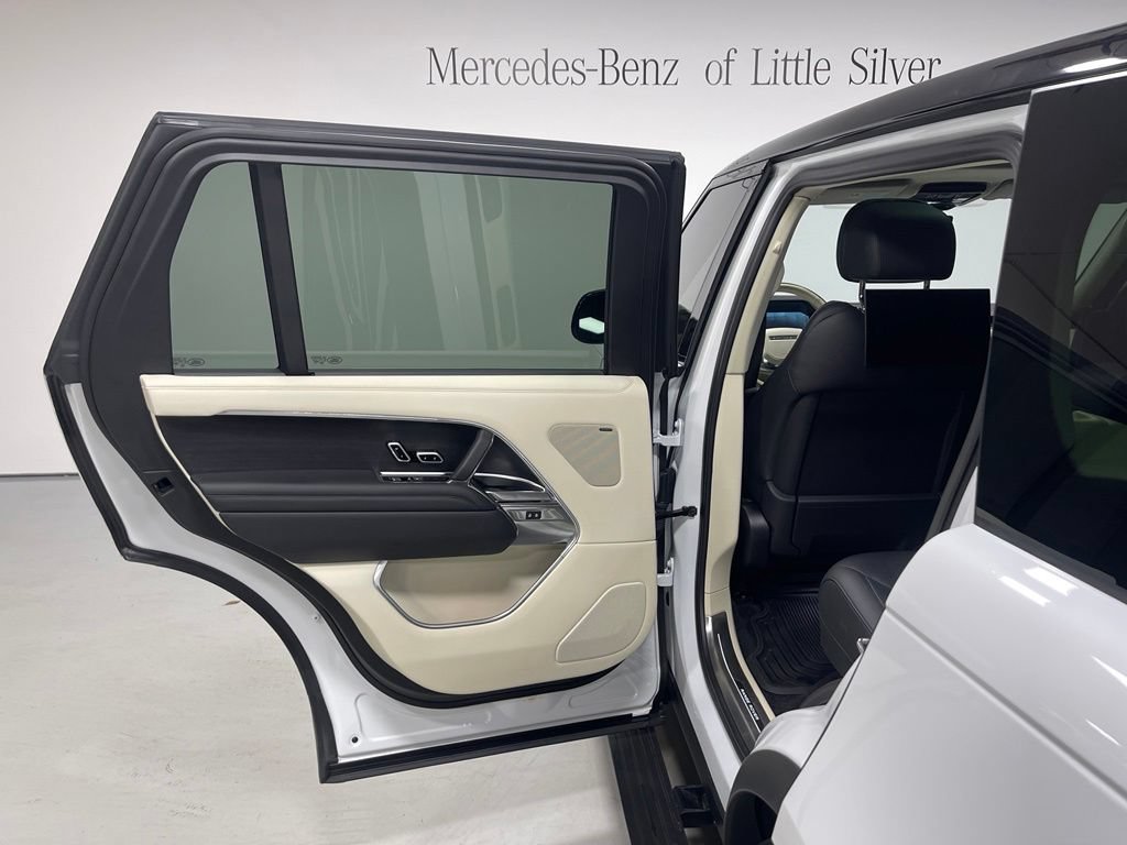 Used 2023 Land Rover Range Rover Long Wheelbase SE AWD/4WD image 23