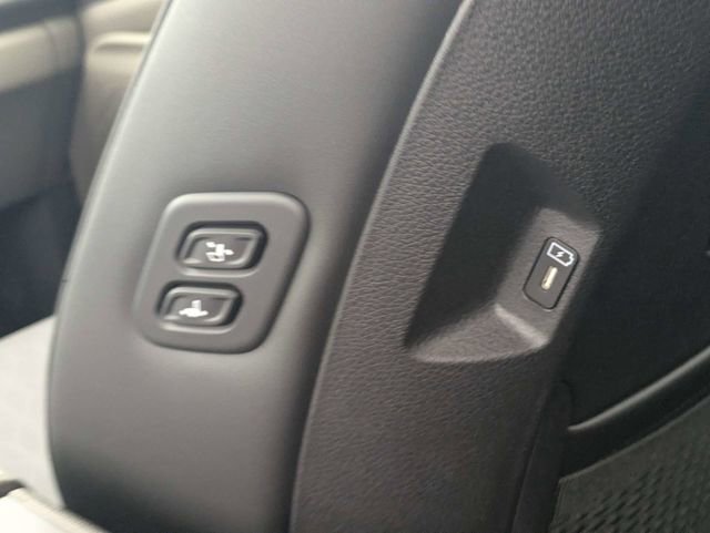 New 2026 Kia Carnival EX FWD image 13