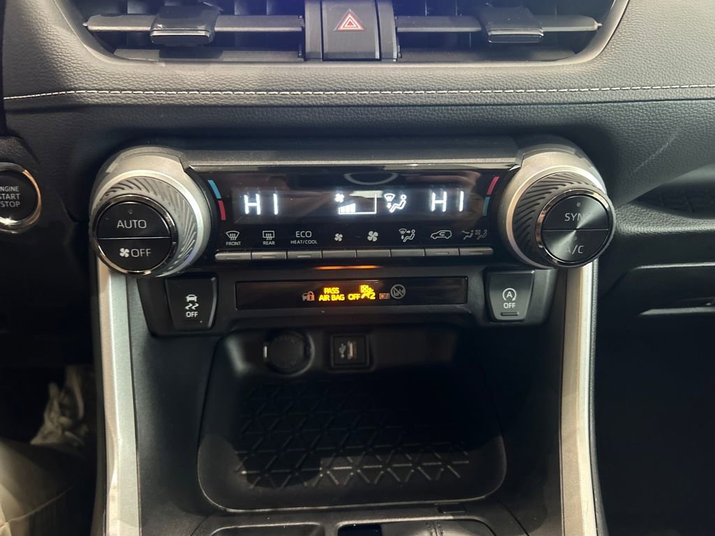 Certified 2025 Toyota RAV4 XLE AWD/4WD image 27