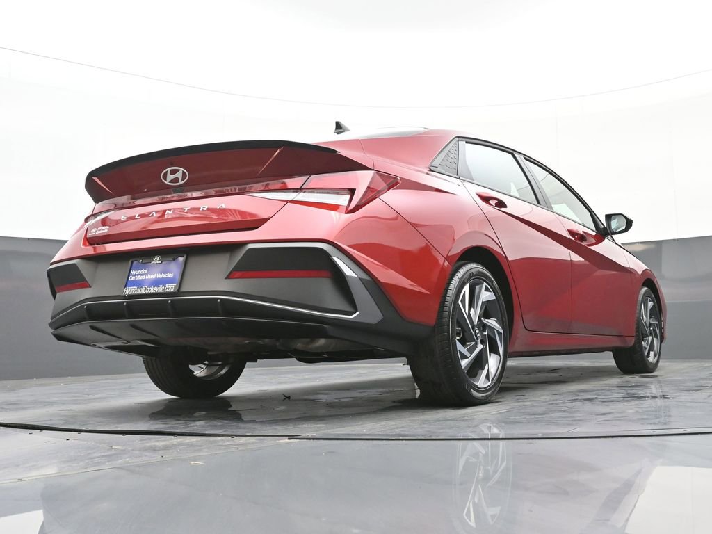 Certified 2025 Hyundai Elantra Sport image 40
