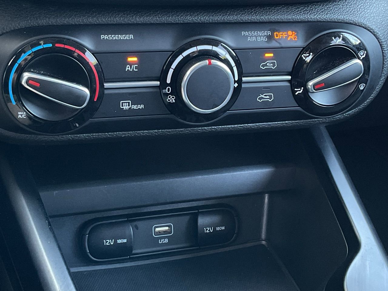 Used 2025 Kia Soul LX w/ LX Technology Package image 31