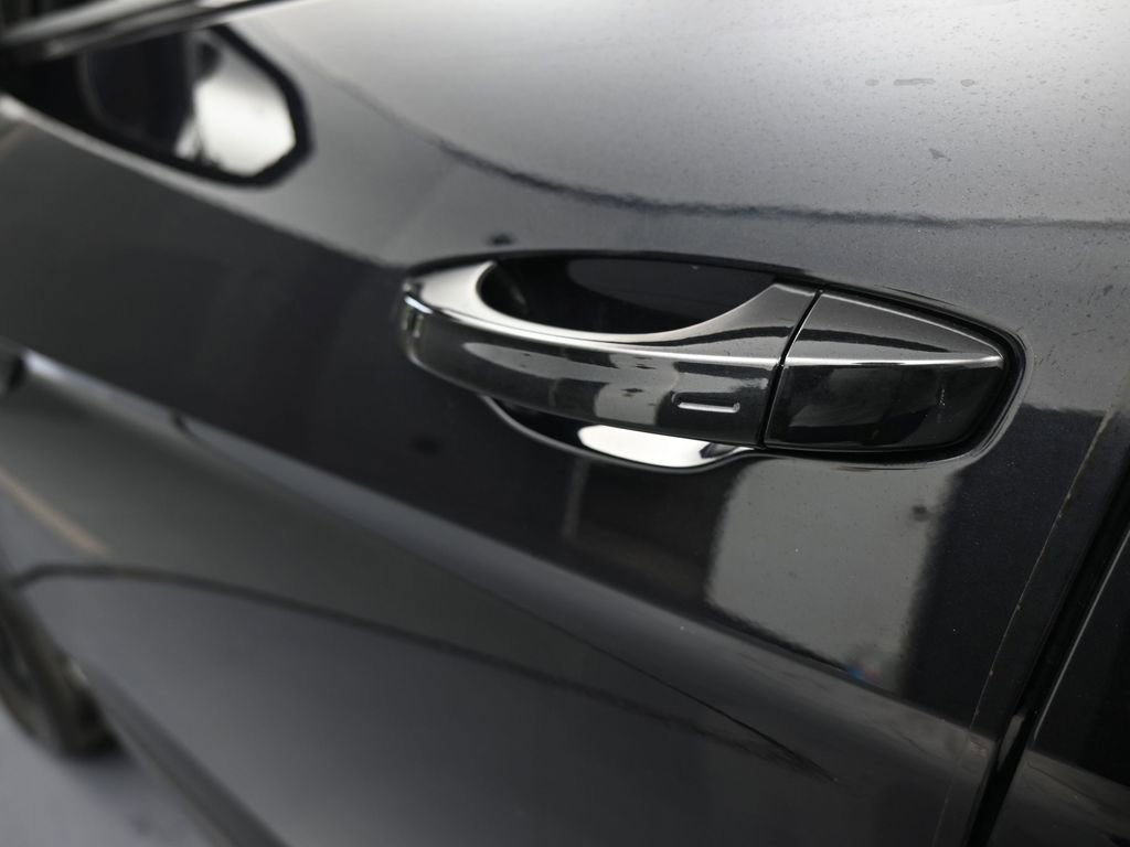 Used 2023 Volkswagen Atlas SEL R-Line image 37