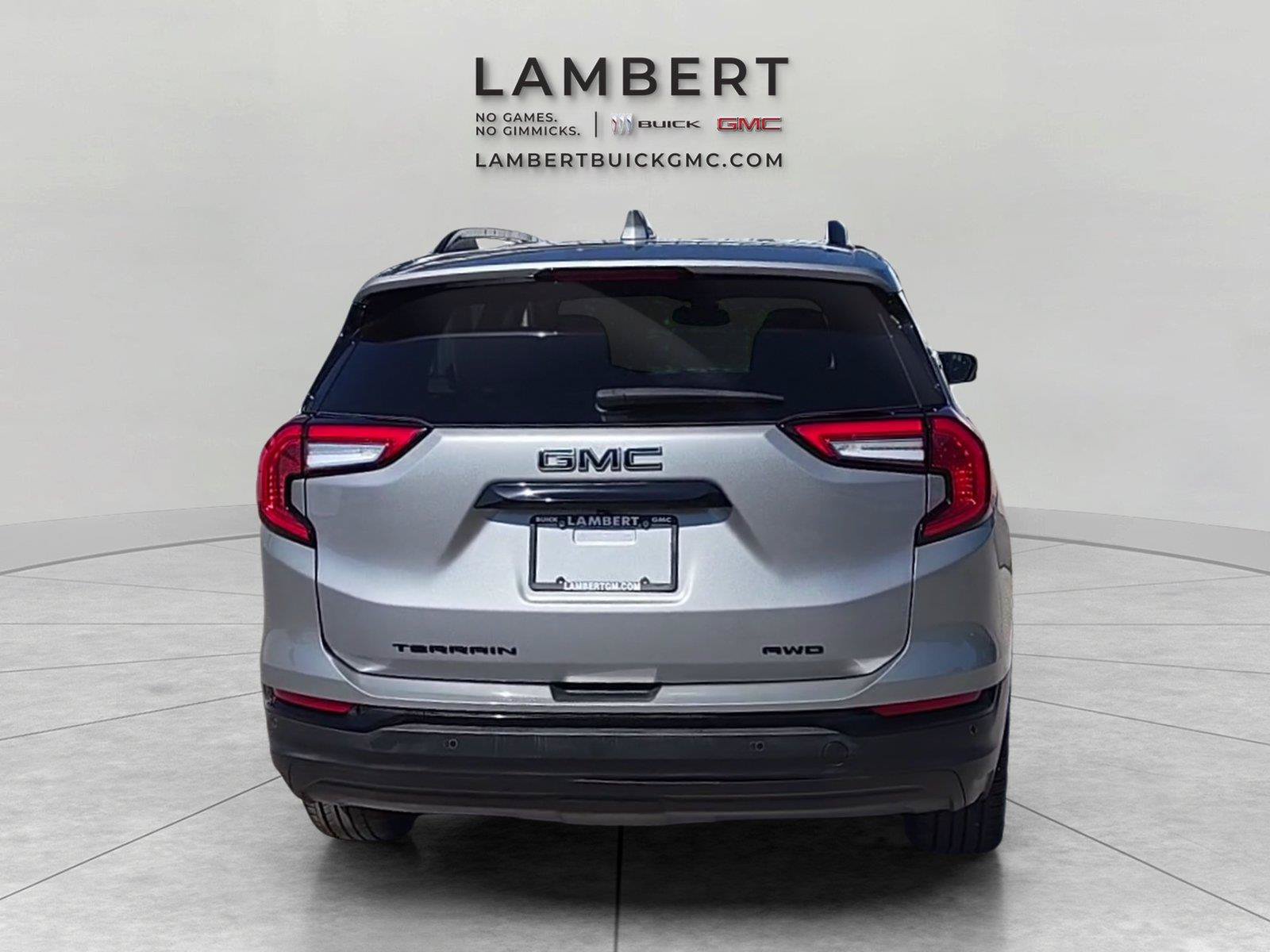 Used 2024 GMC Terrain SLE w/ Driver Convenience Package AWD/4WD image 4