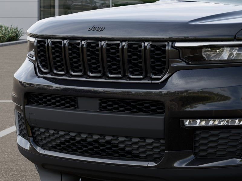 New 2025 Jeep Grand Cherokee L Limited w/ Black Appearance Package AWD/4WD image 11