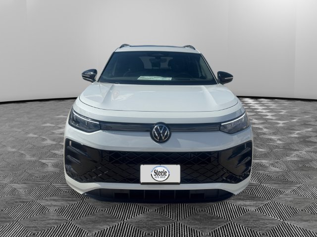 New 2026 Volkswagen Tiguan SE R-Line FWD image 8