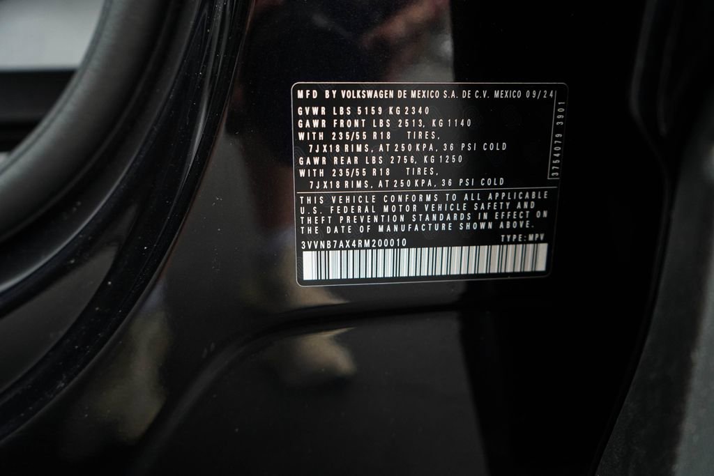 Used 2024 Volkswagen Tiguan SE FWD image 41