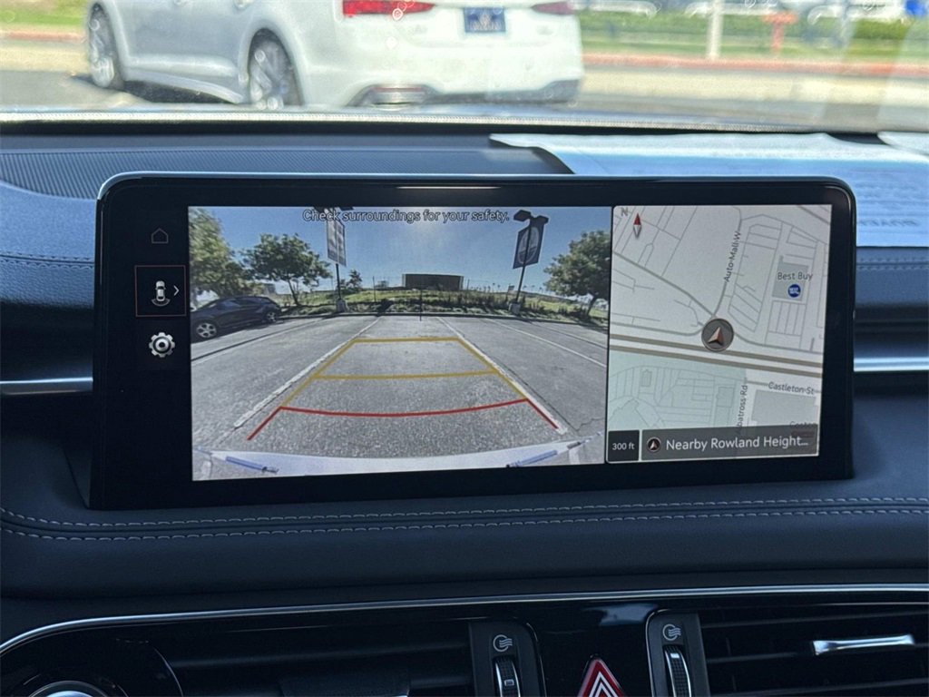 Used 2023 Genesis G70 2.0T image 13