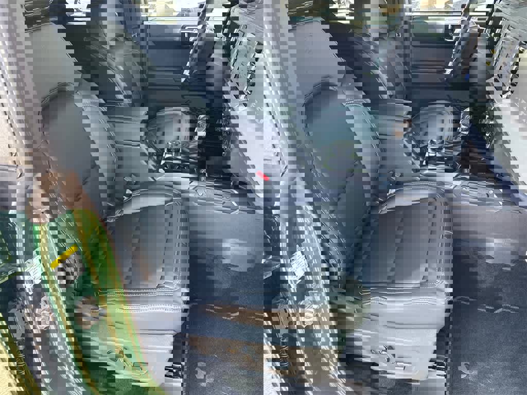 New 2025 Ford Bronco Outer Banks image 12