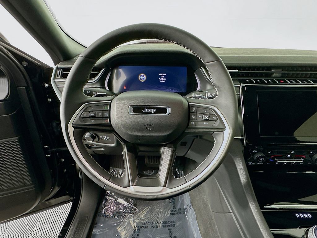 Certified 2025 Jeep Grand Cherokee Laredo w/ Luxury Tech Group I image 19