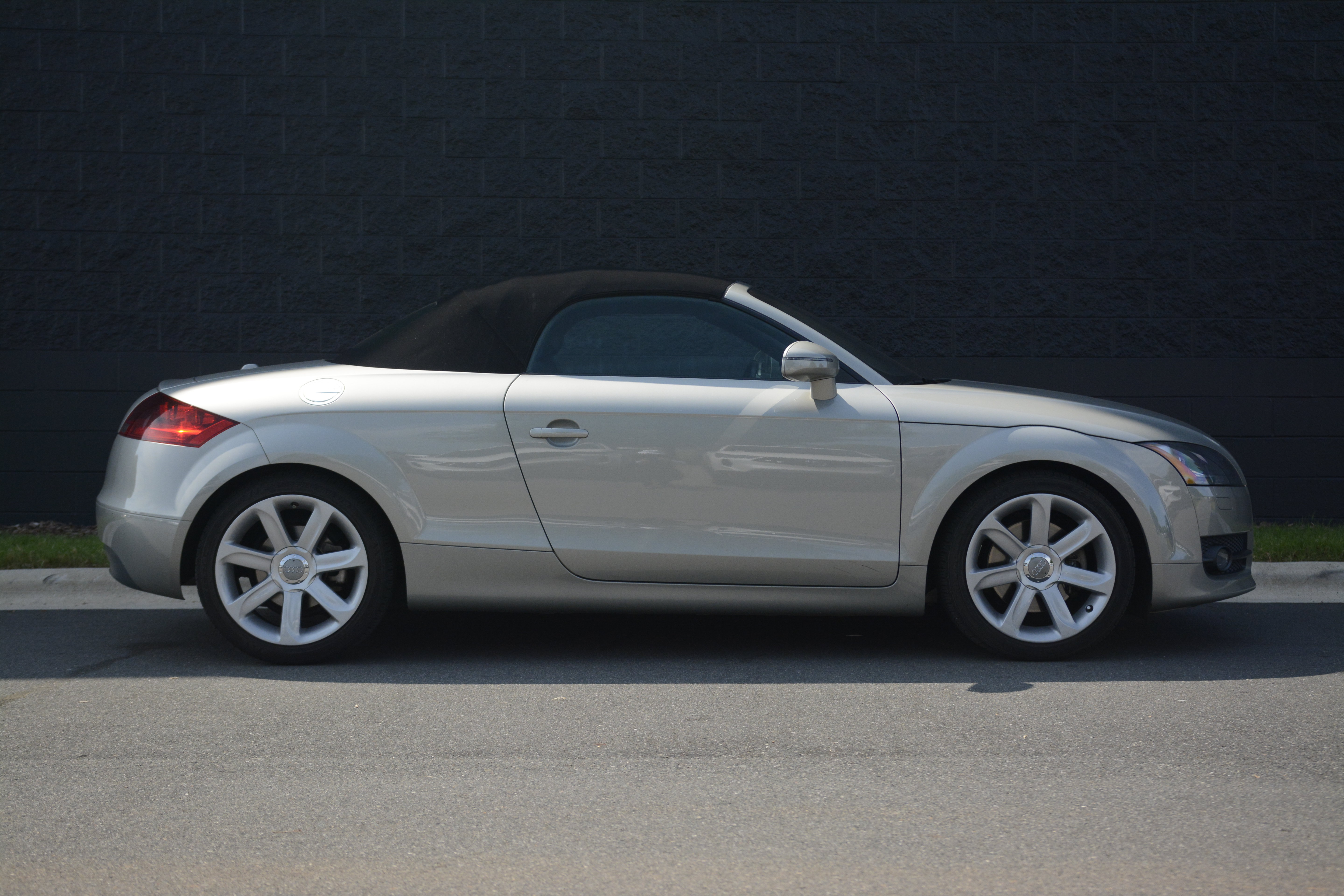 Used 2008 Audi TT 2.0T FWD image 8