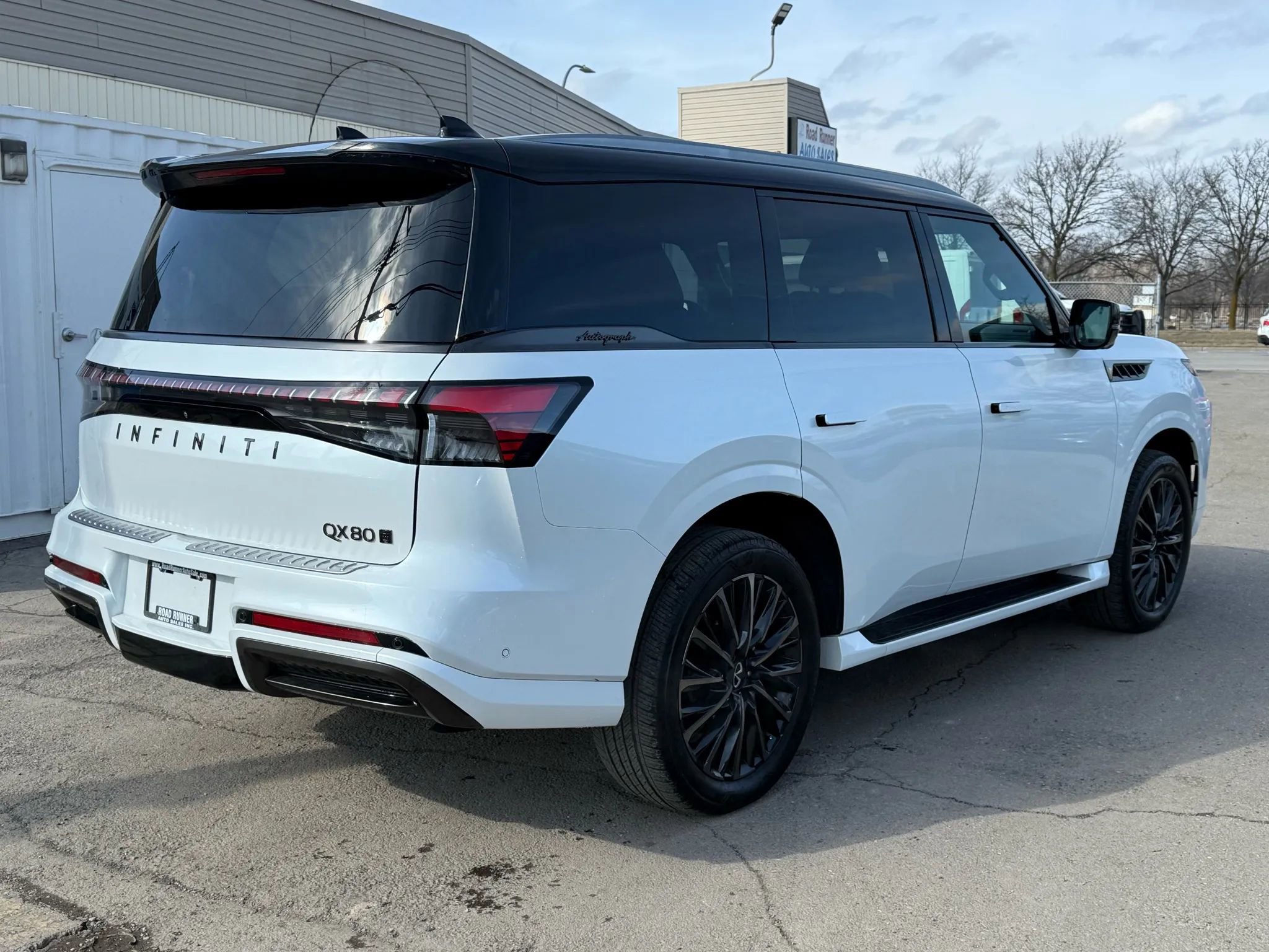 Used 2025 INFINITI QX80 Autograph image 11
