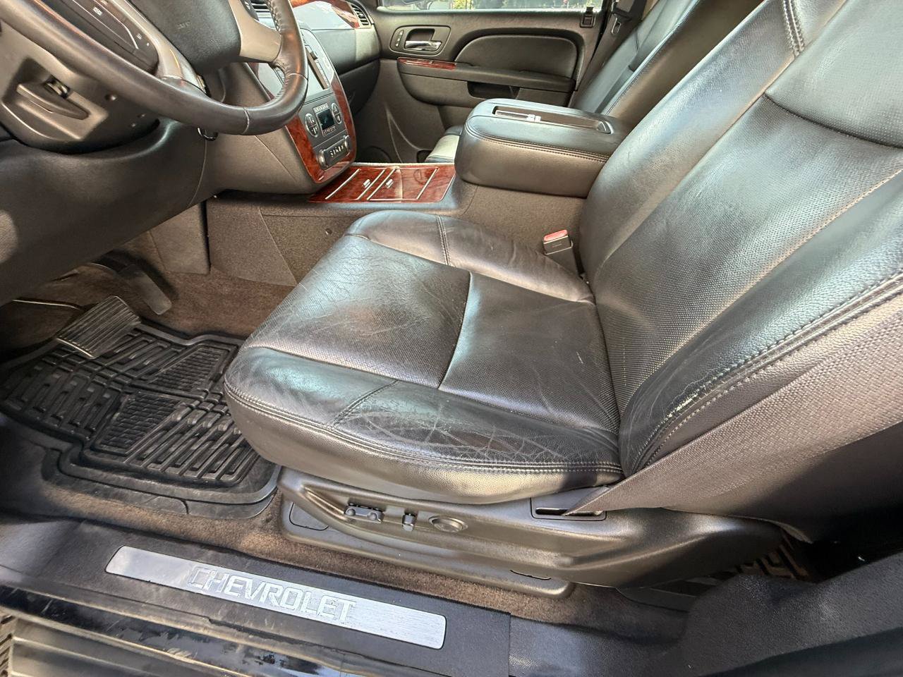 Used 2011 Chevrolet Avalanche LTZ AWD/4WD image 24