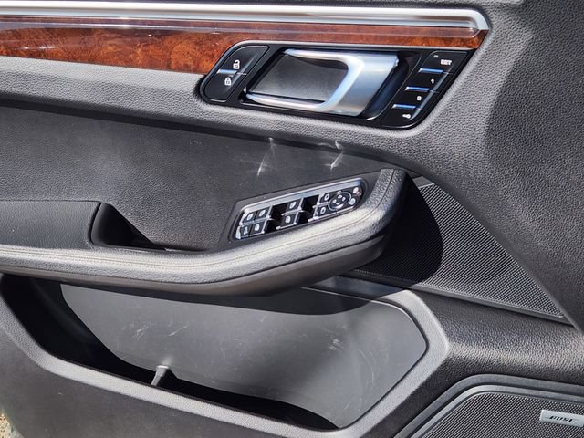 Used 2019 Porsche Macan AWD/4WD image 10