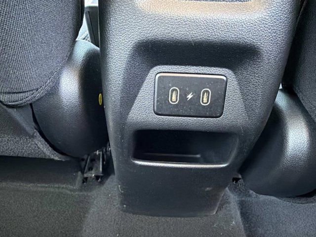 Used 2025 Hyundai Venue SEL FWD image 20