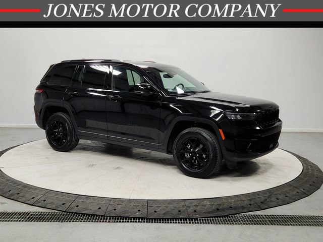 Used 2024 Jeep Grand Cherokee Altitude