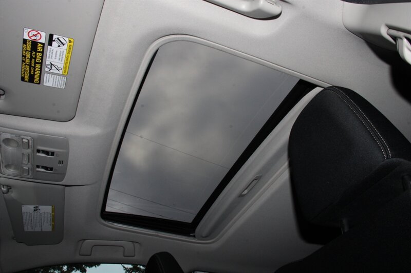 Used 2013 Toyota RAV4 XLE AWD/4WD image 10