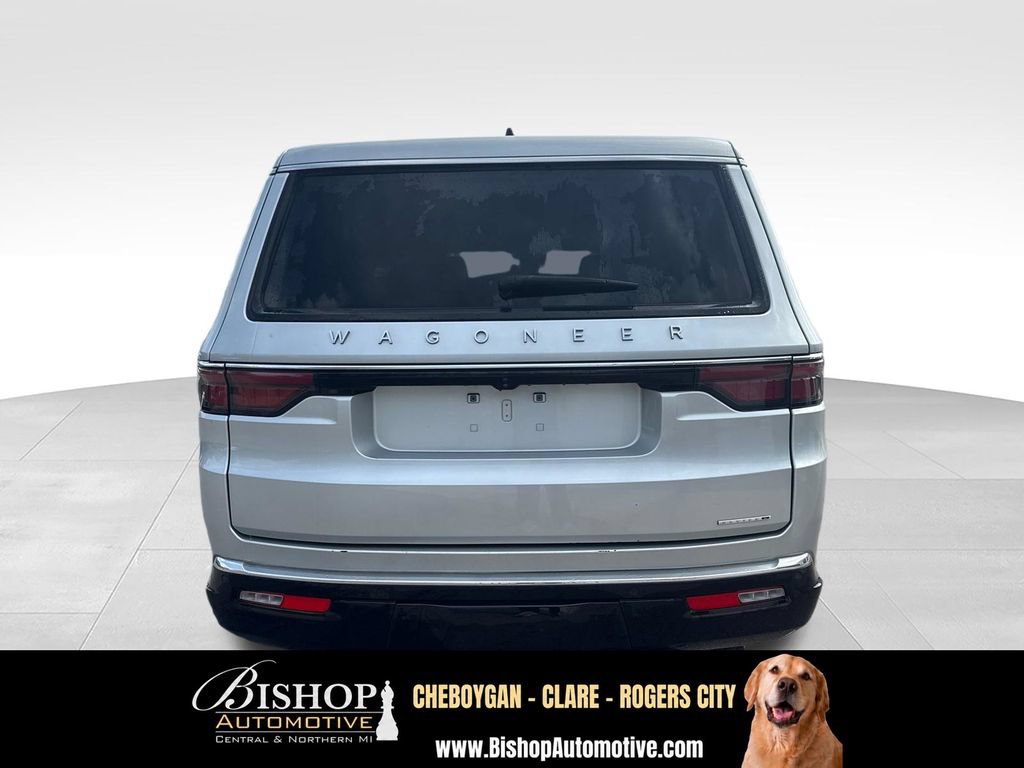 Used 2024 Jeep Wagoneer L Series II w/ Flexible Seating Group AWD/4WD image 10