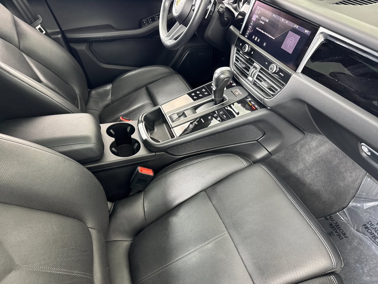 Certified 2025 Porsche Macan w/ Premium Package Plus AWD/4WD image 16
